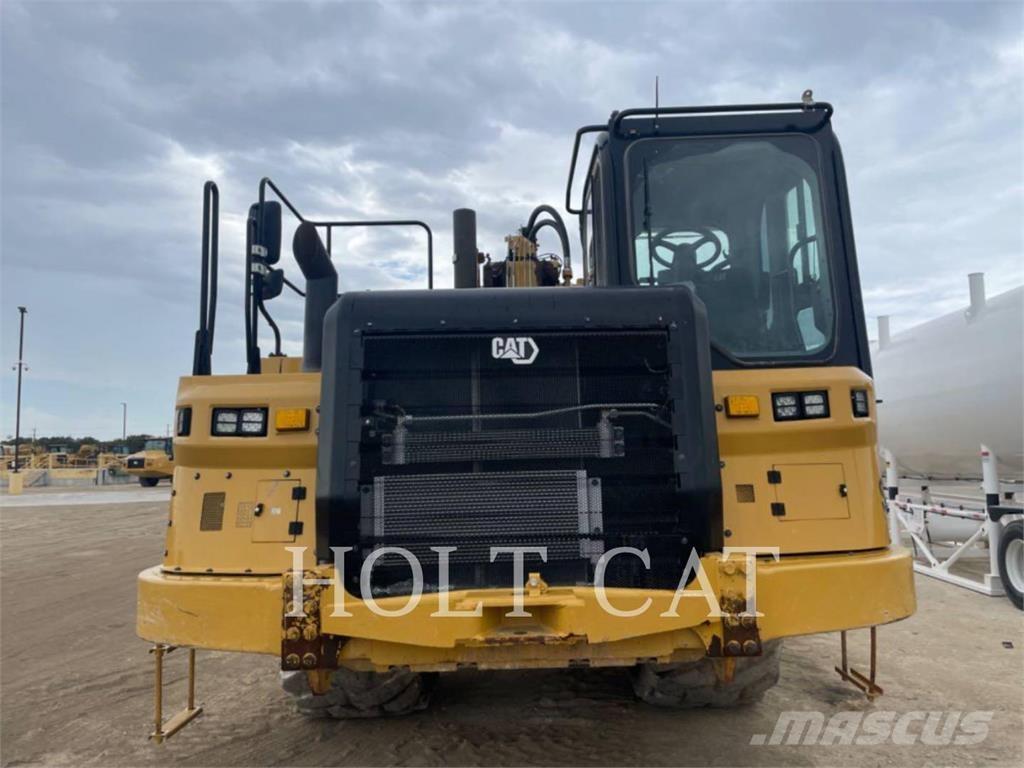 CAT 631K Scraper