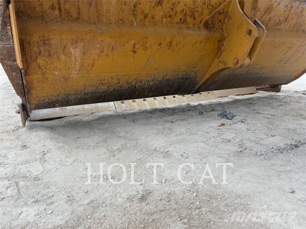 CAT 631K Scraper