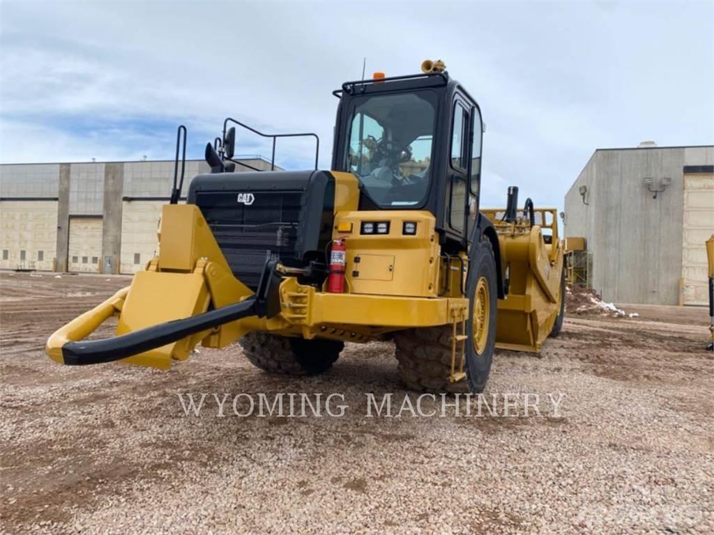 CAT 637 Scraper