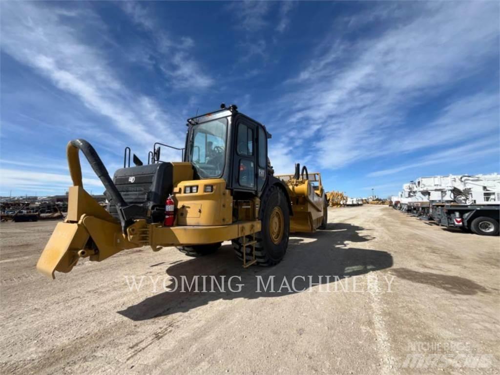 CAT 637 Scraper
