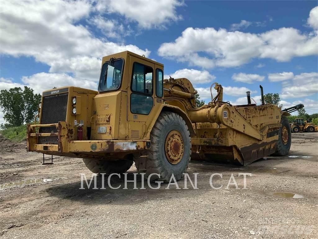 CAT 637E Scraper