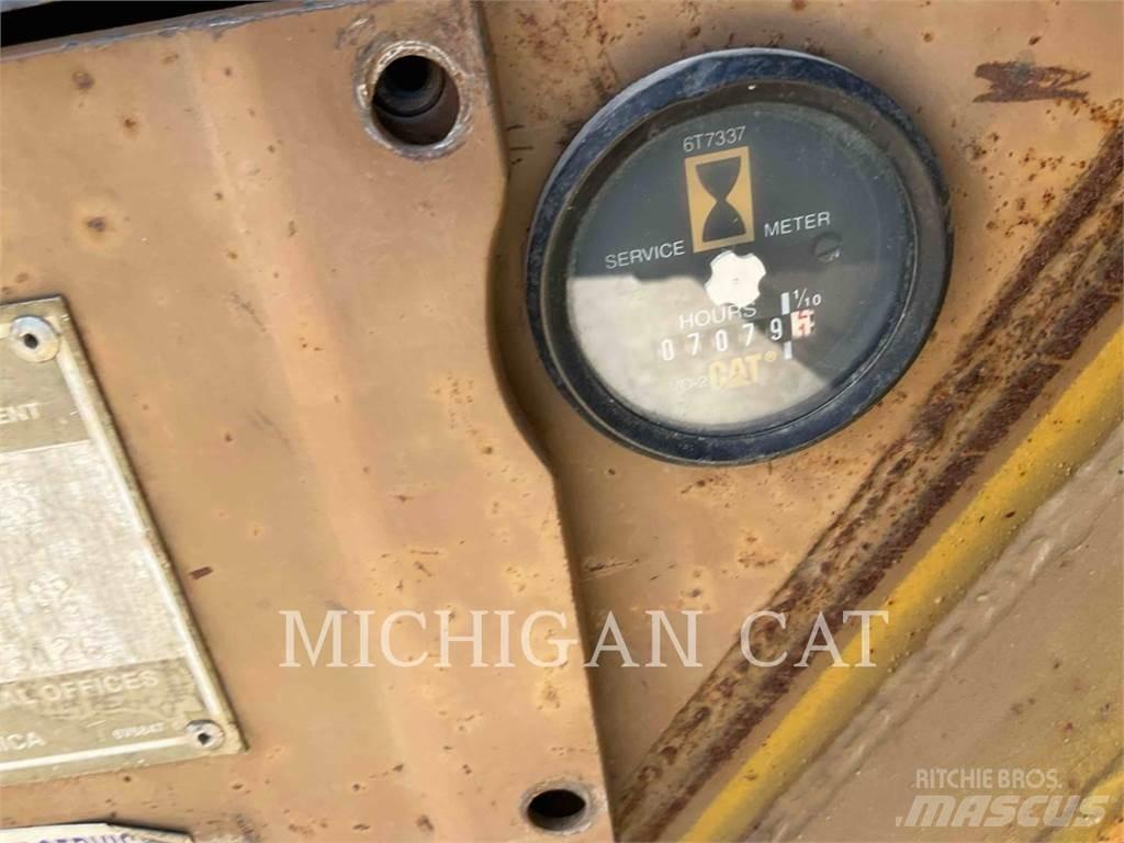 CAT 637E Scraper
