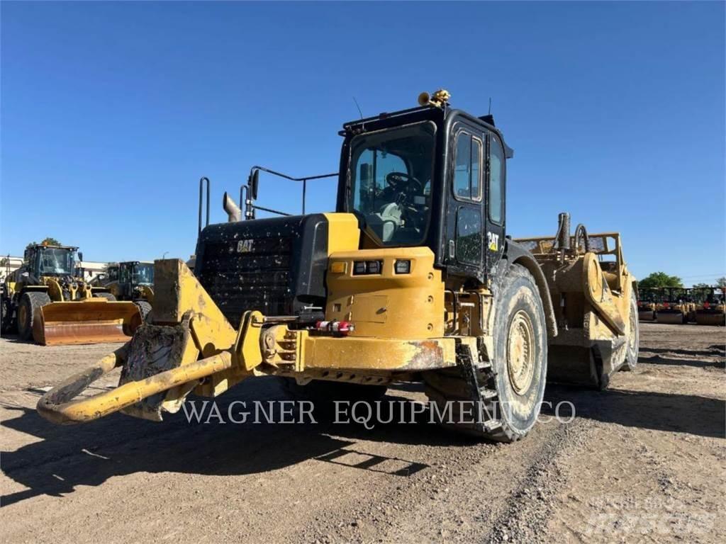 CAT 637K Scraper