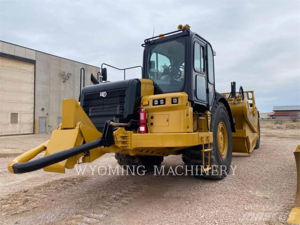 CAT 637K Scraper