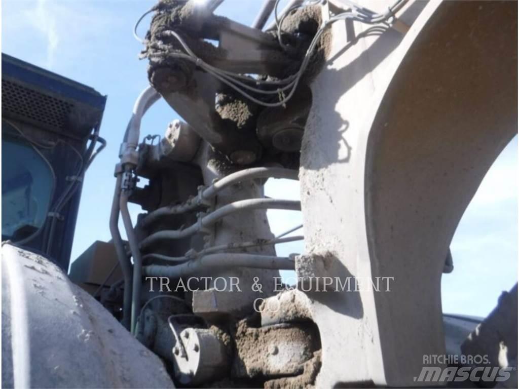 CAT 637K Scraper