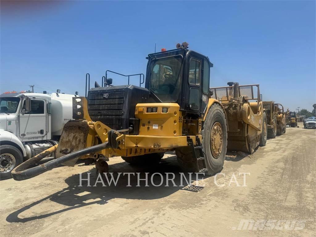 CAT 657 Scraper