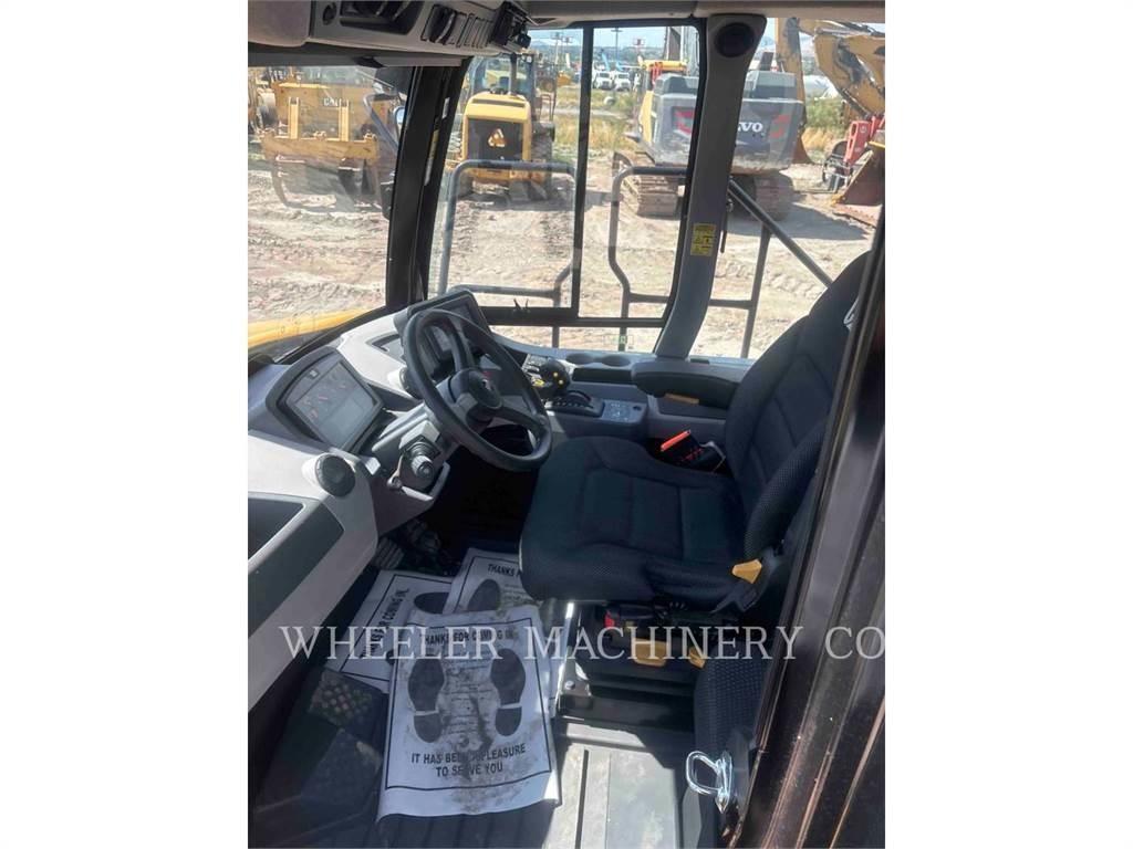 CAT 725 Tombereau articulé