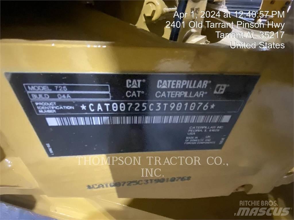 CAT 725 Tombereau articulé