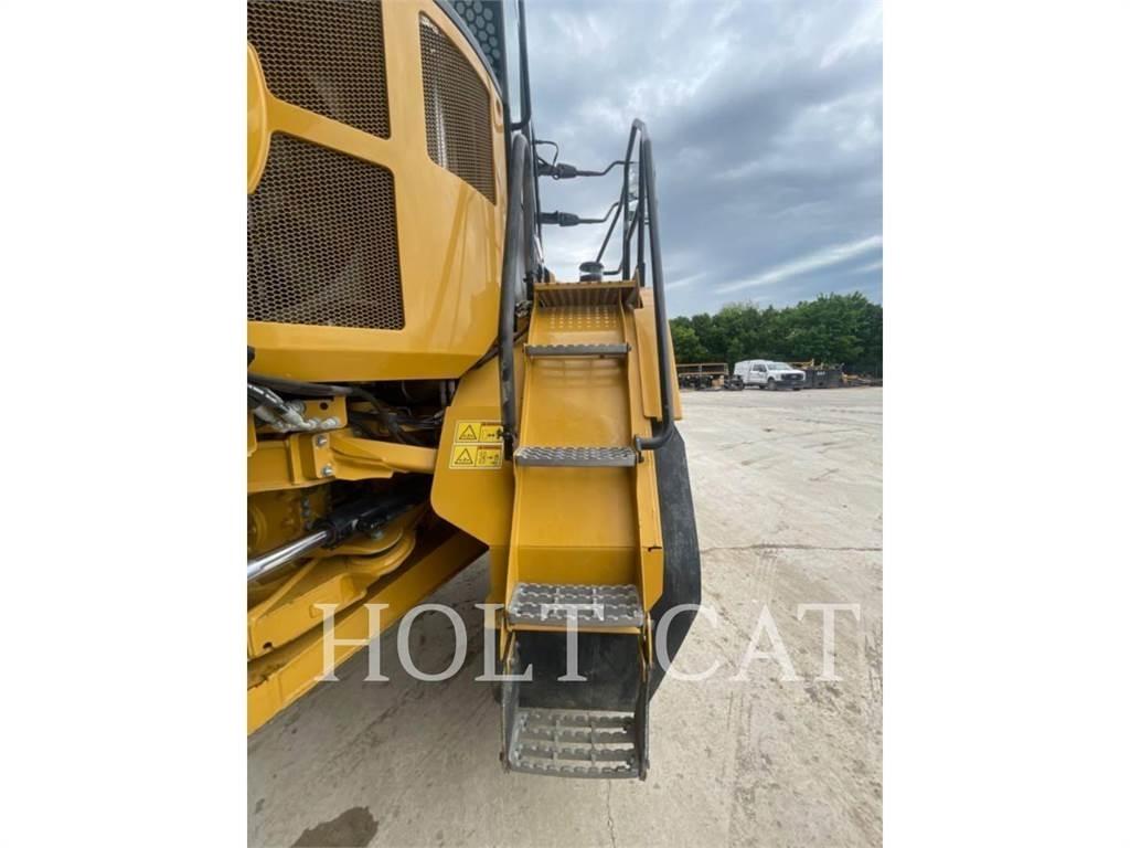 CAT 725 Tombereau articulé