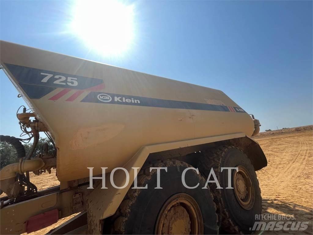 CAT 725 Tombereau articulé