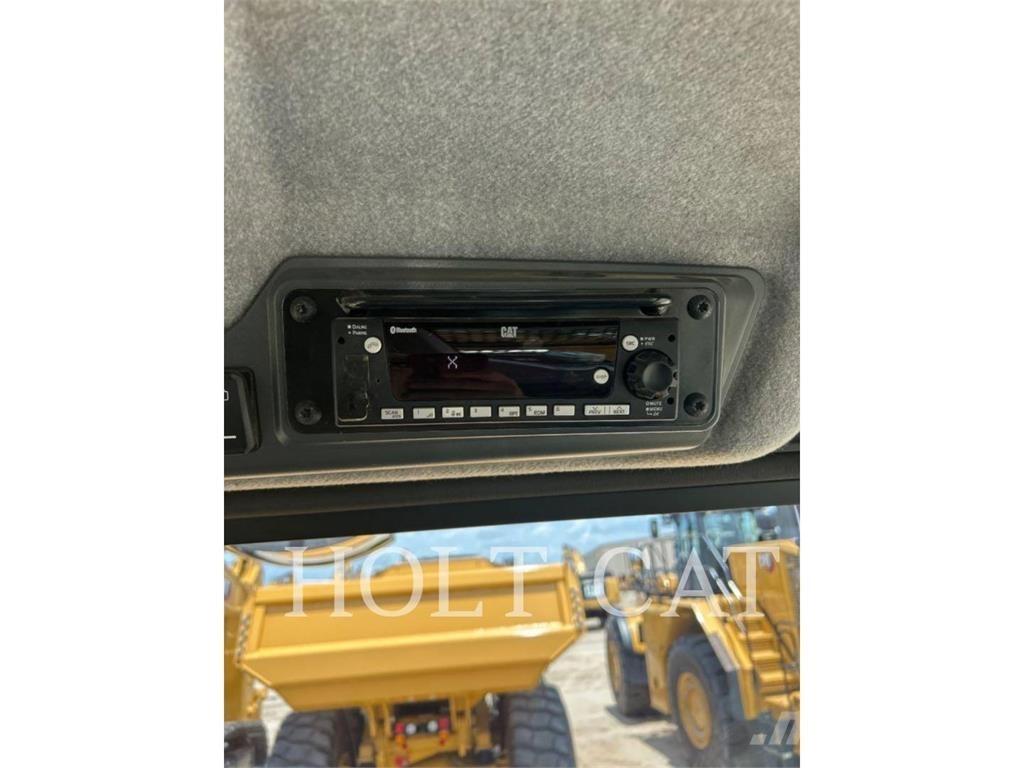 CAT 725 Tombereau articulé