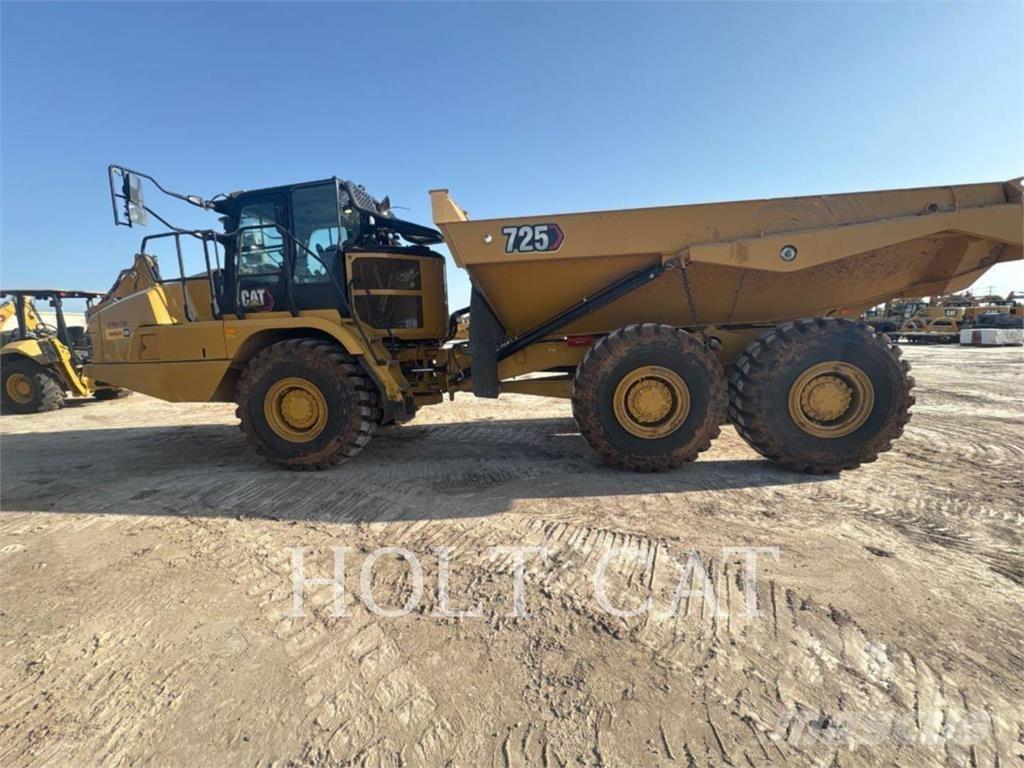 CAT 725 Tombereau articulé