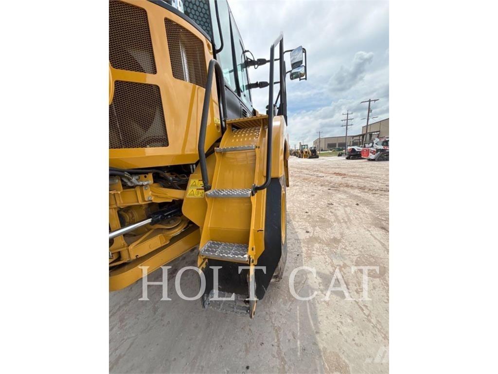 CAT 725 Tombereau articulé