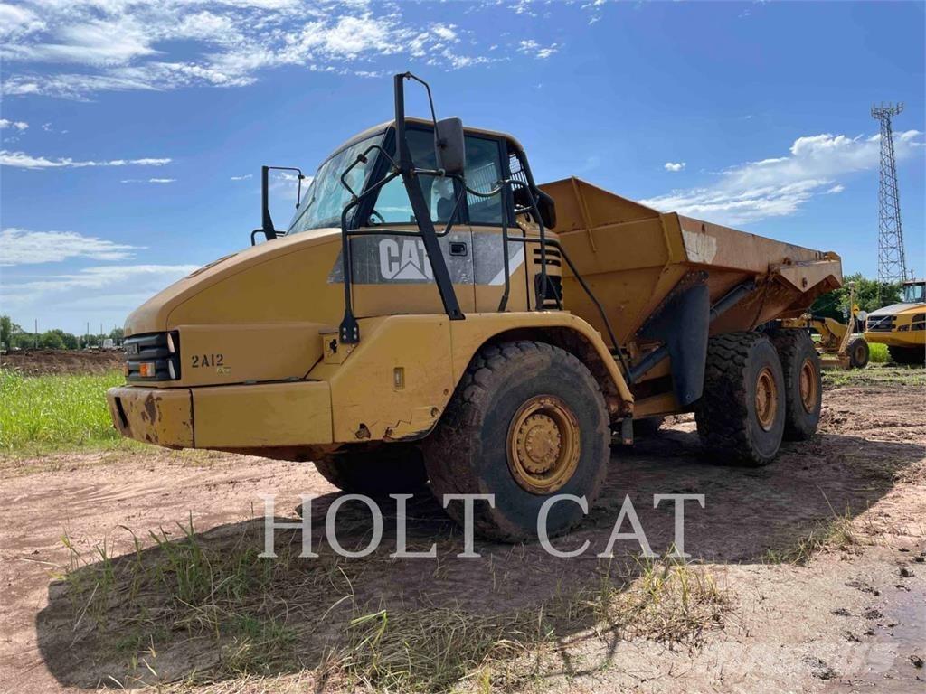 CAT 725 Tombereau articulé