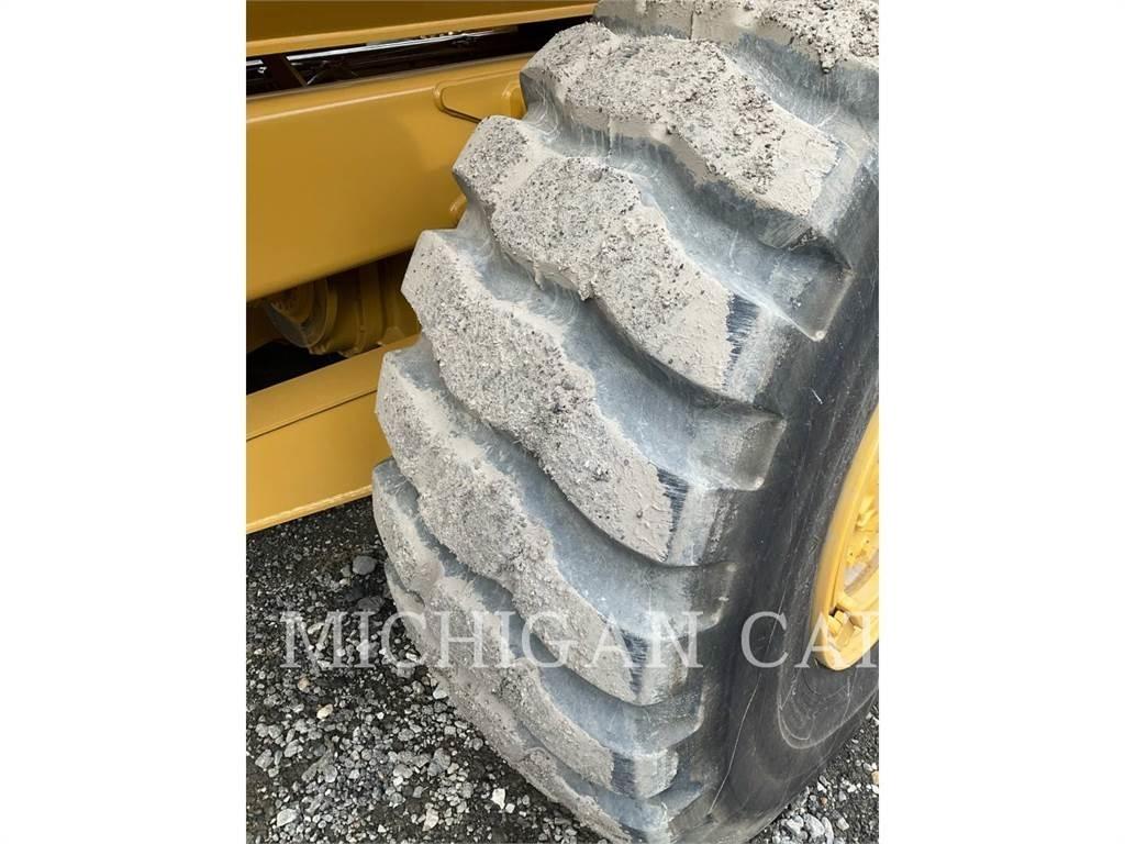 CAT 725 T Tombereau articulé