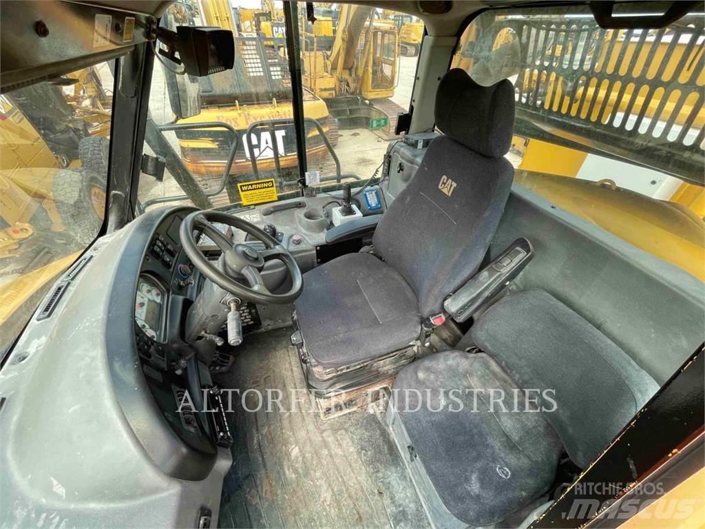 CAT 725 WT Tombereau articulé
