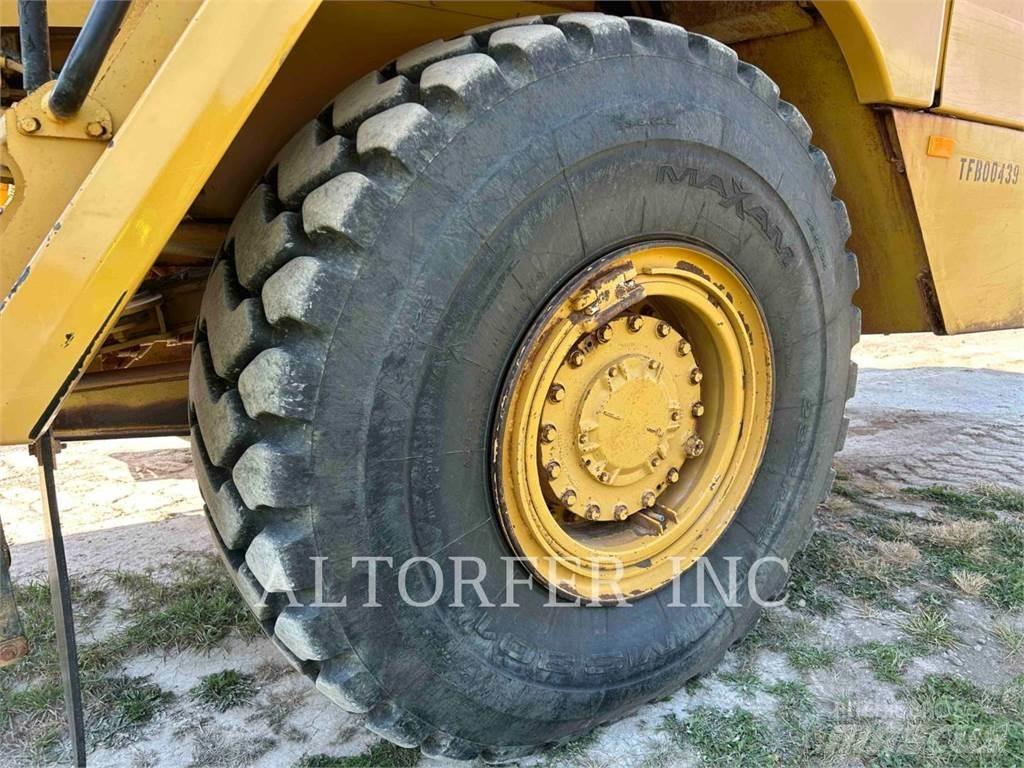 CAT 725C Tombereau articulé