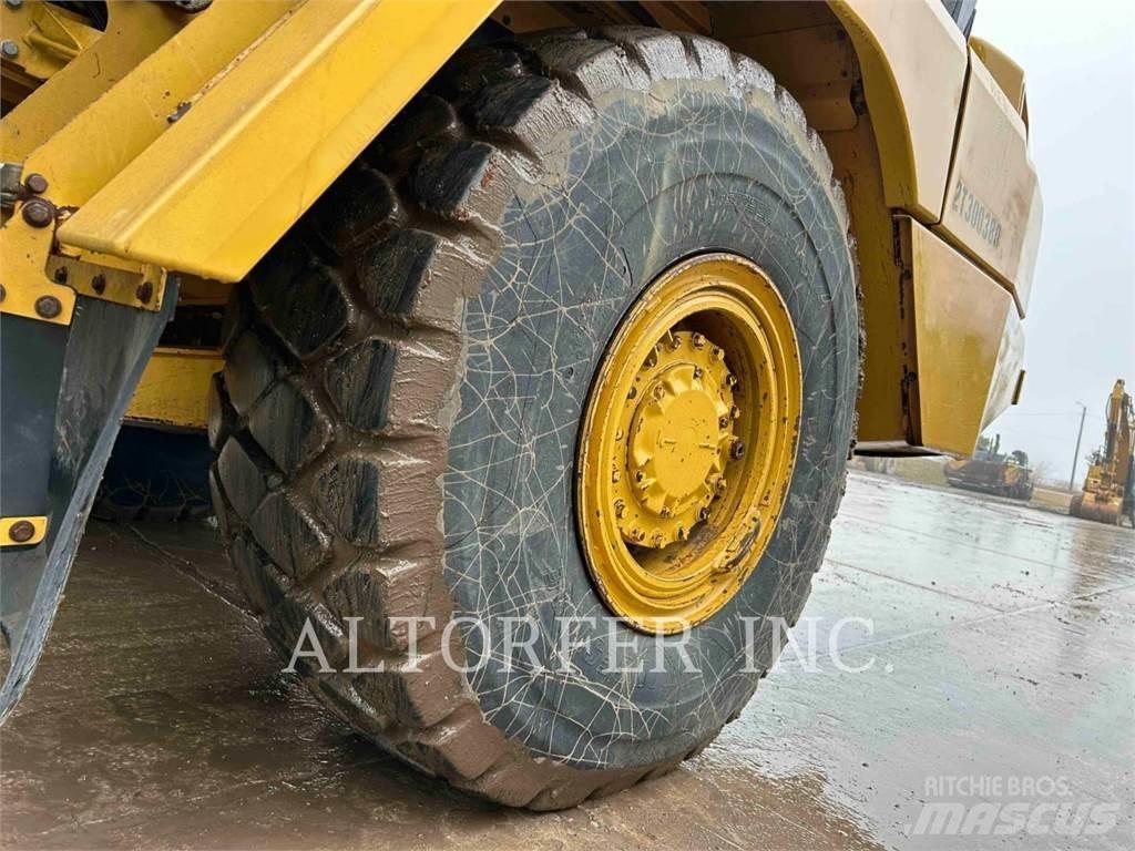 CAT 725C2 Tombereau articulé