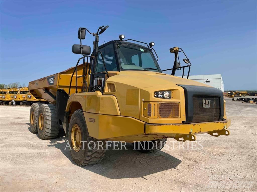 CAT 725C2 Tombereau articulé