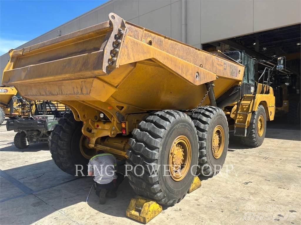 CAT 725TG Tombereau articulé
