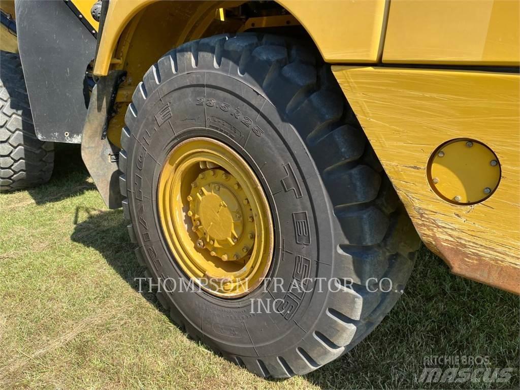CAT 730 Tombereau articulé
