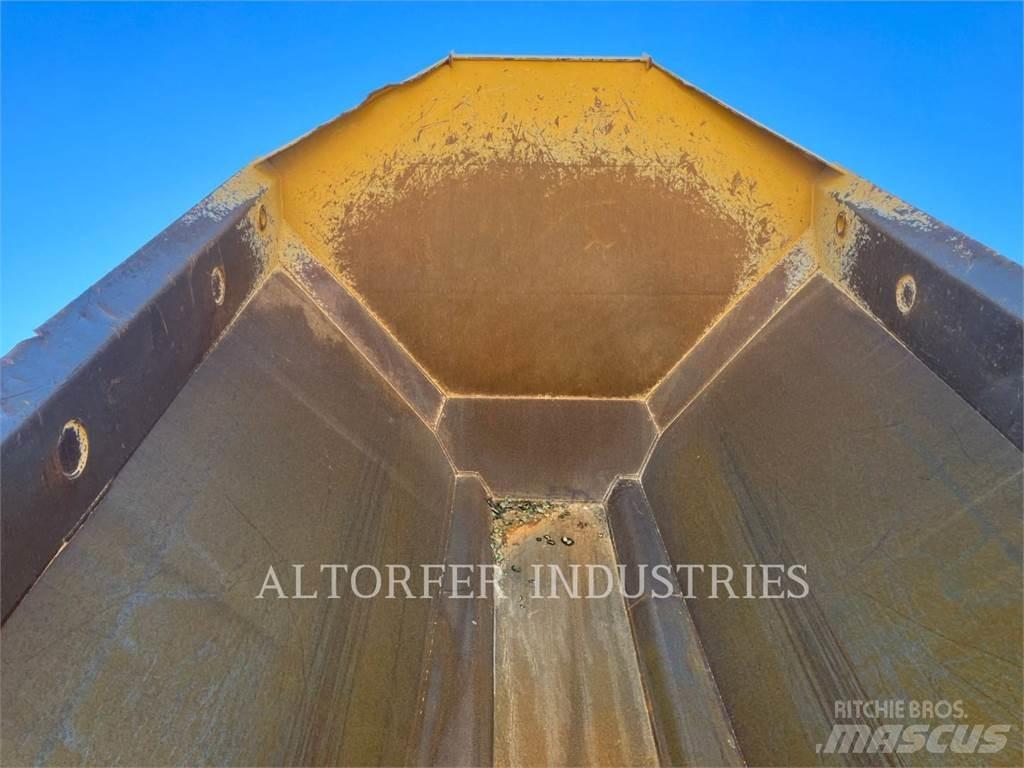 CAT 730 Tombereau articulé