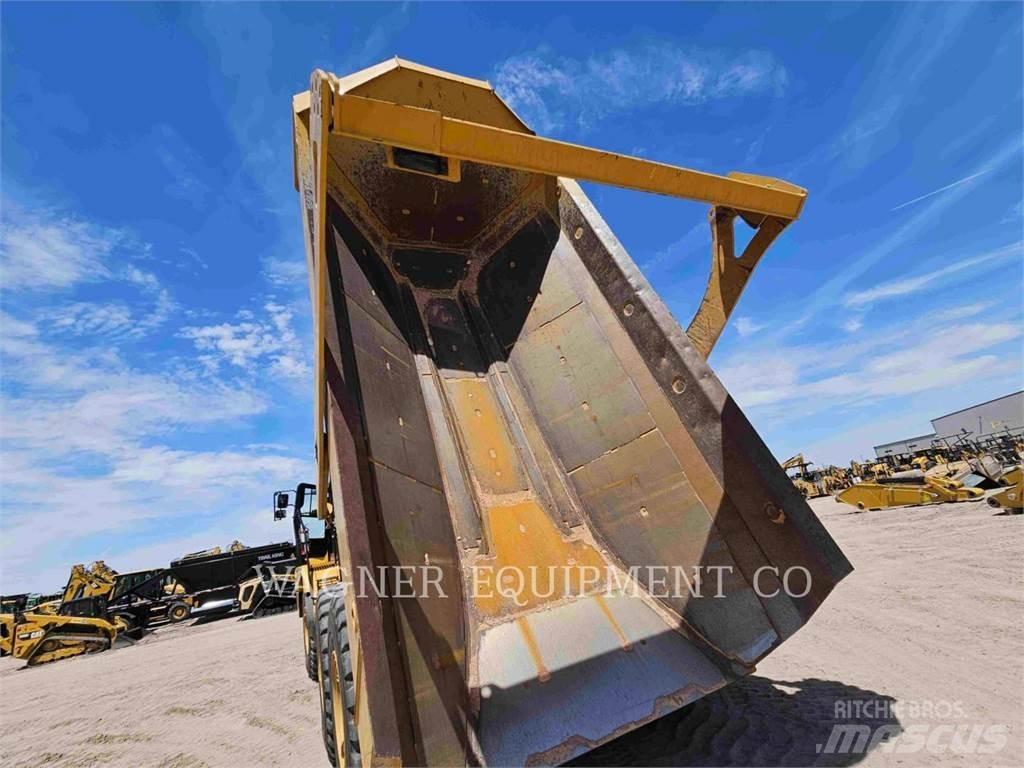 CAT 730 Tombereau articulé