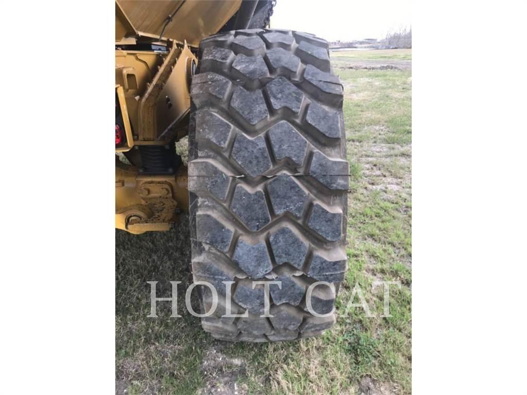 CAT 730 Tombereau articulé