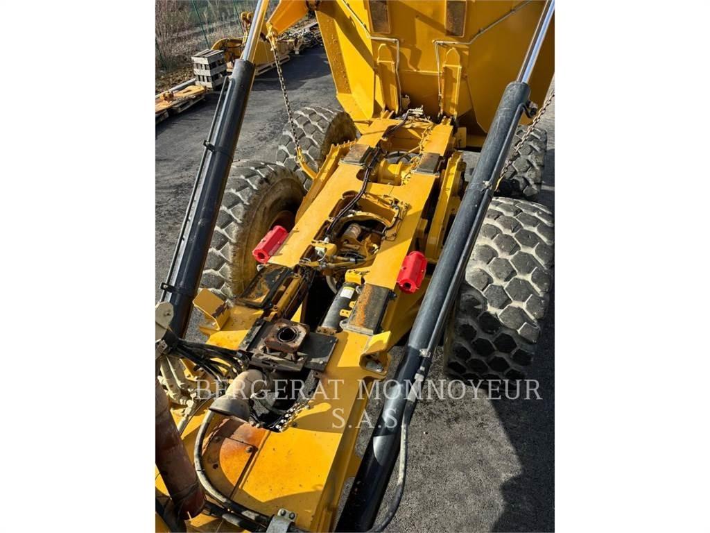 CAT 730 Tombereau articulé