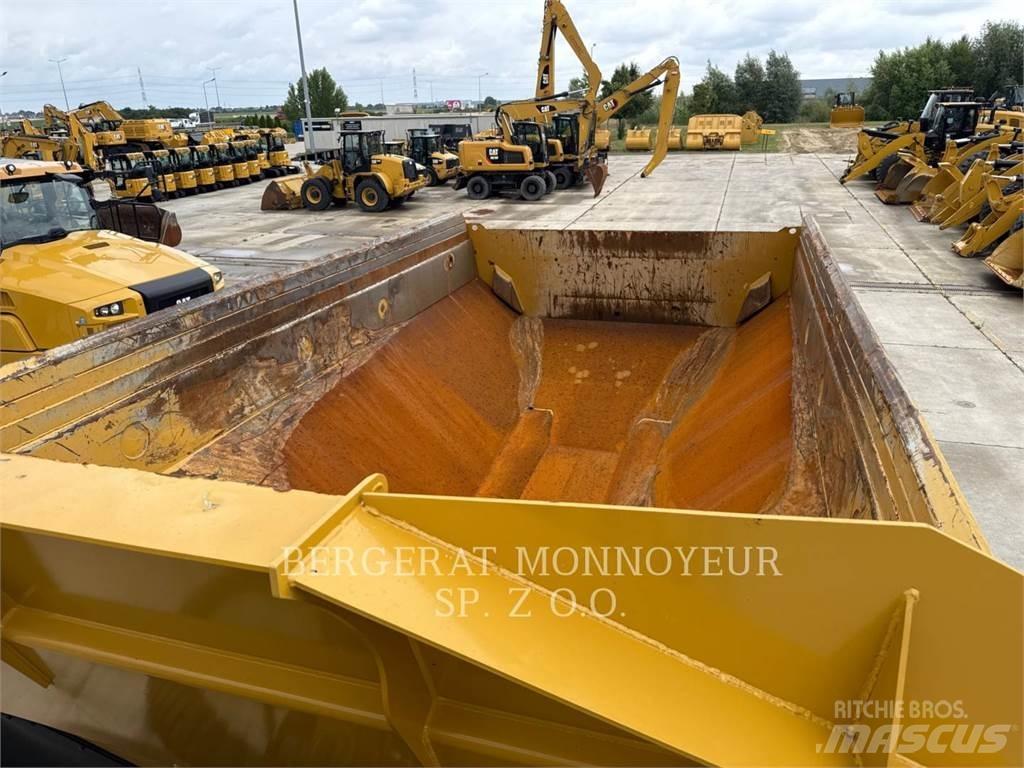 CAT 730 Tombereau articulé