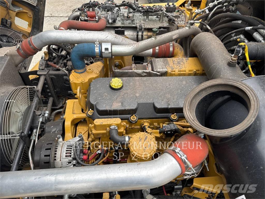 CAT 730 Tombereau articulé