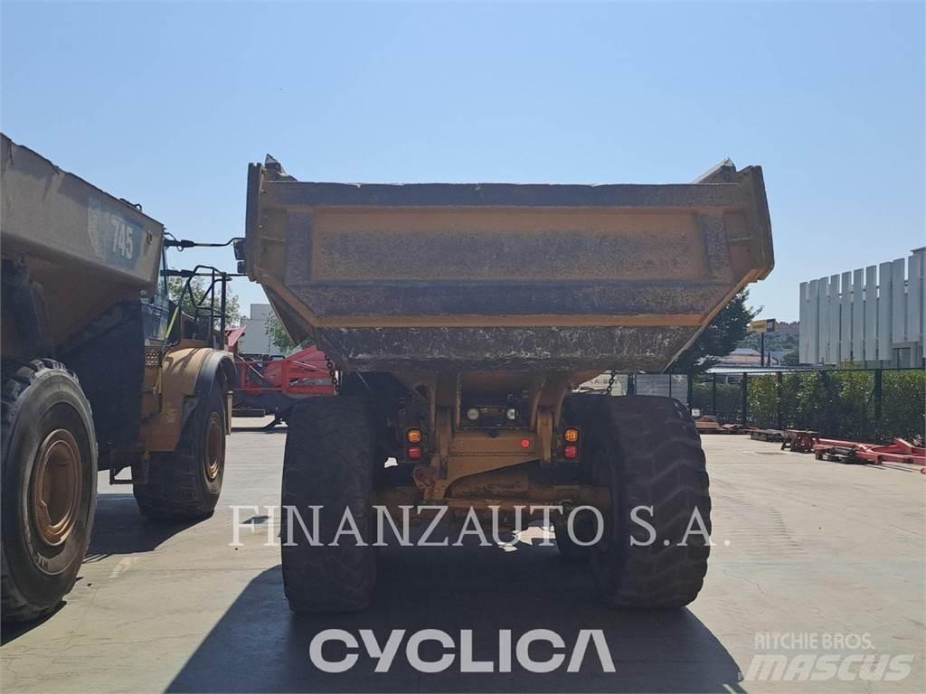 CAT 730 Tombereau articulé