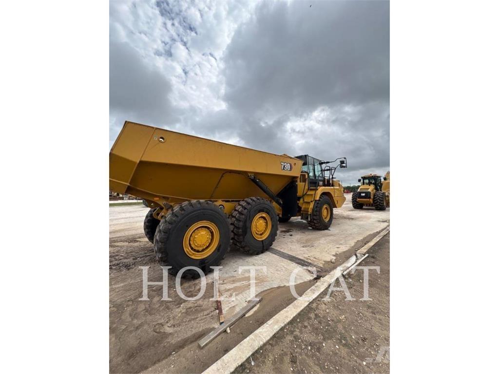 CAT 730 Tombereau articulé