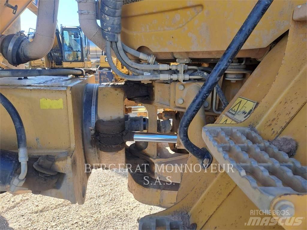 CAT 730 Tombereau articulé