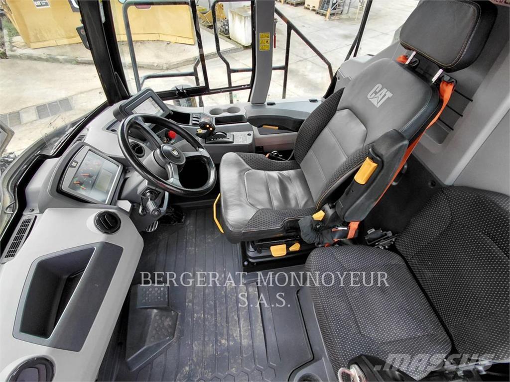 CAT 730 Tombereau articulé