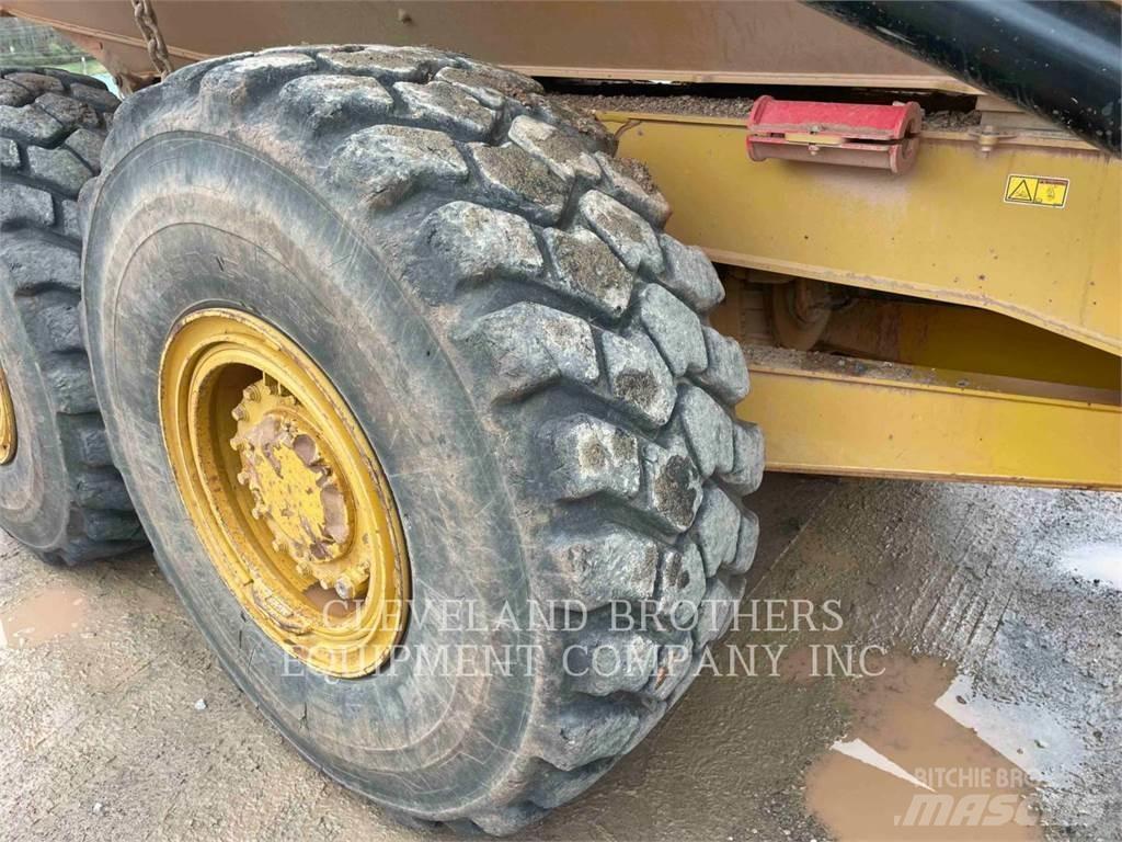 CAT 730-04 Tombereau articulé