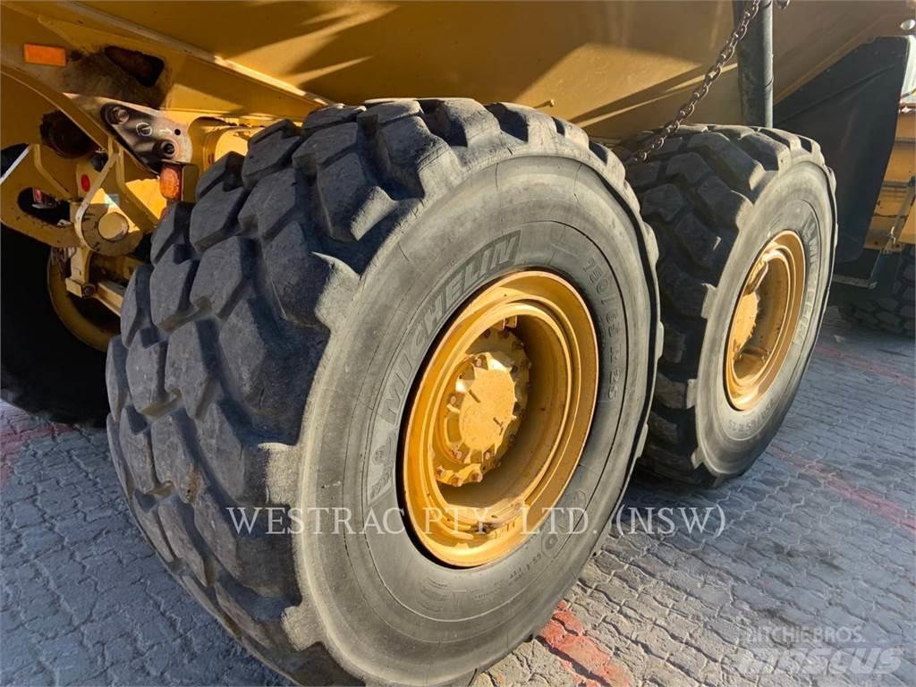 CAT 730C2 Tombereau articulé