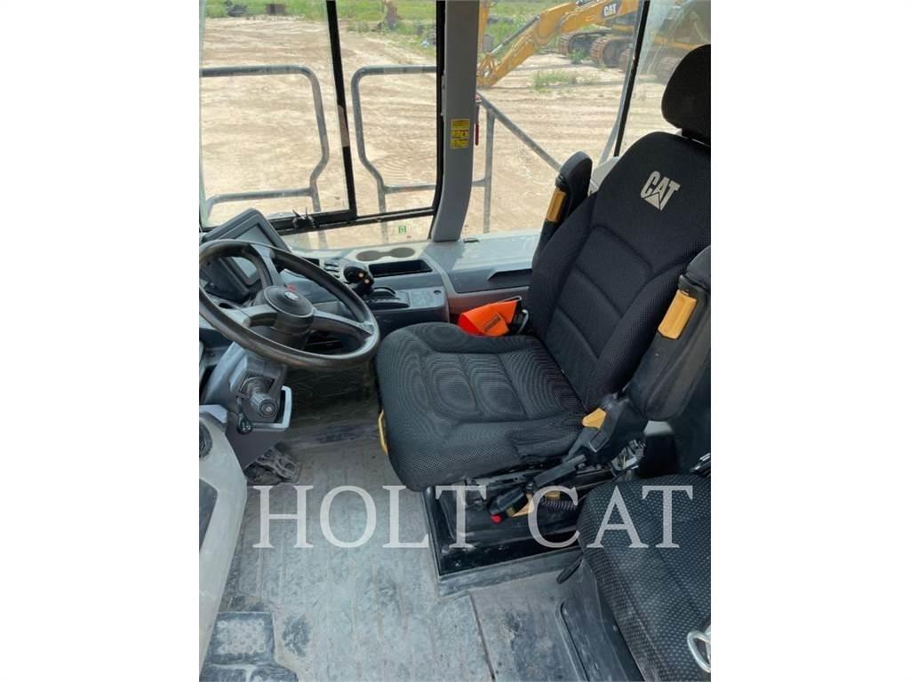CAT 735 Tombereau articulé