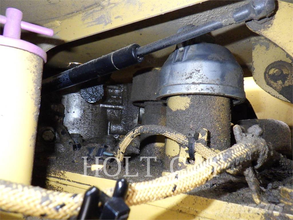 CAT 735 Tombereau articulé