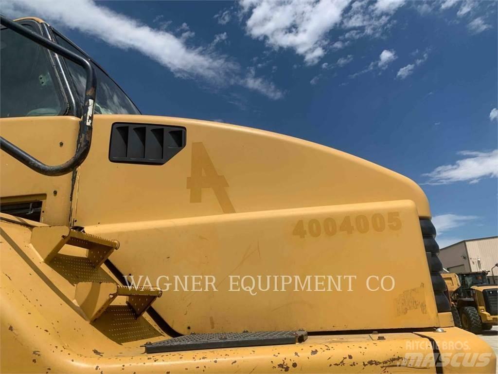CAT 740 Tombereau articulé