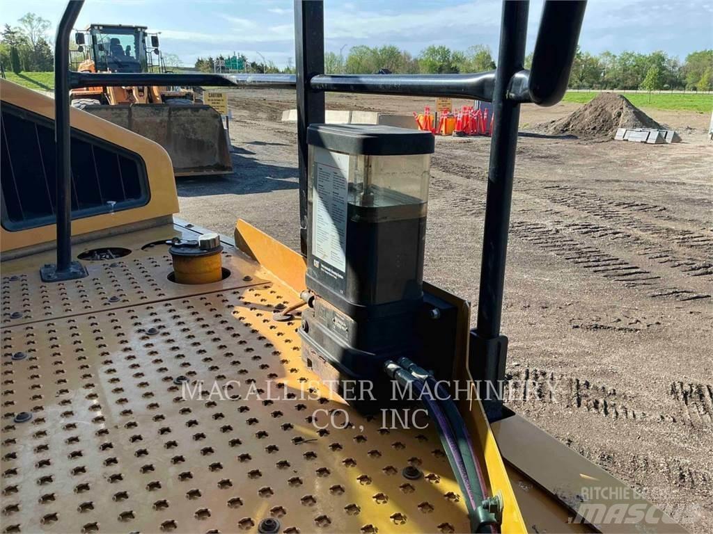 CAT 740 4EJ Tombereau articulé