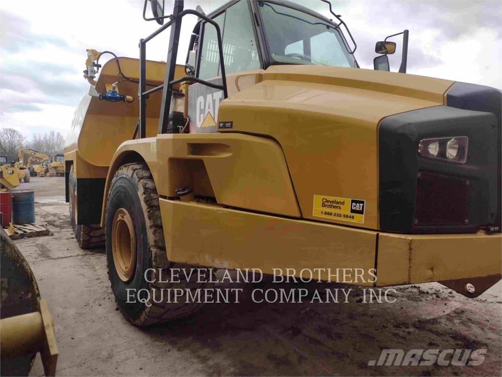 CAT 740B Camion citerne à eau