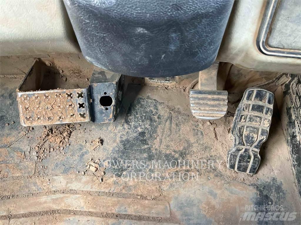 CAT 740B Tombereau articulé