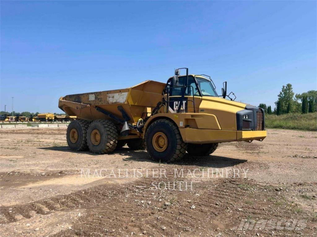 CAT 740B Tombereau articulé