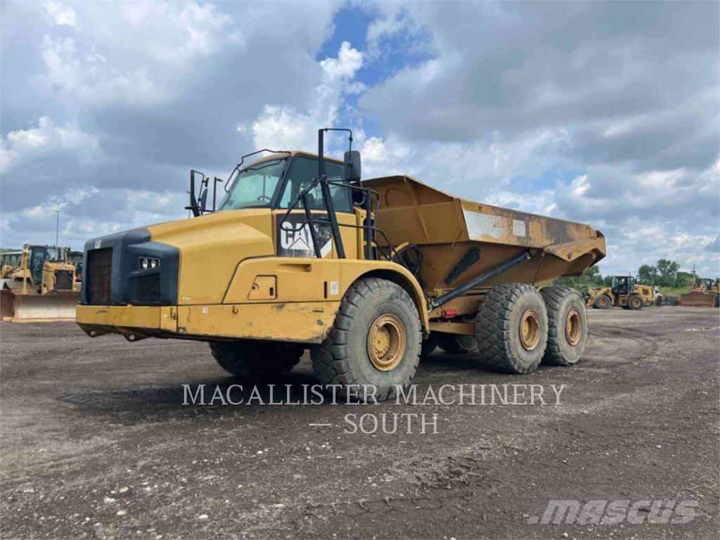CAT 740B Tombereau articulé