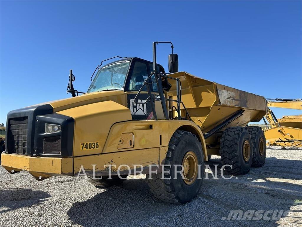 CAT 740B Tombereau articulé