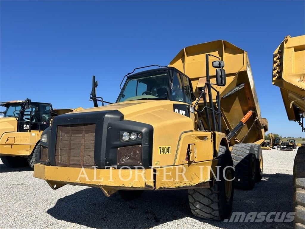 CAT 740B Tombereau articulé