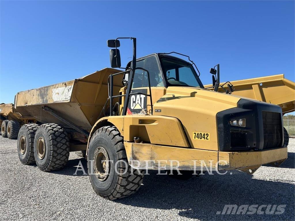 CAT 740B Tombereau articulé