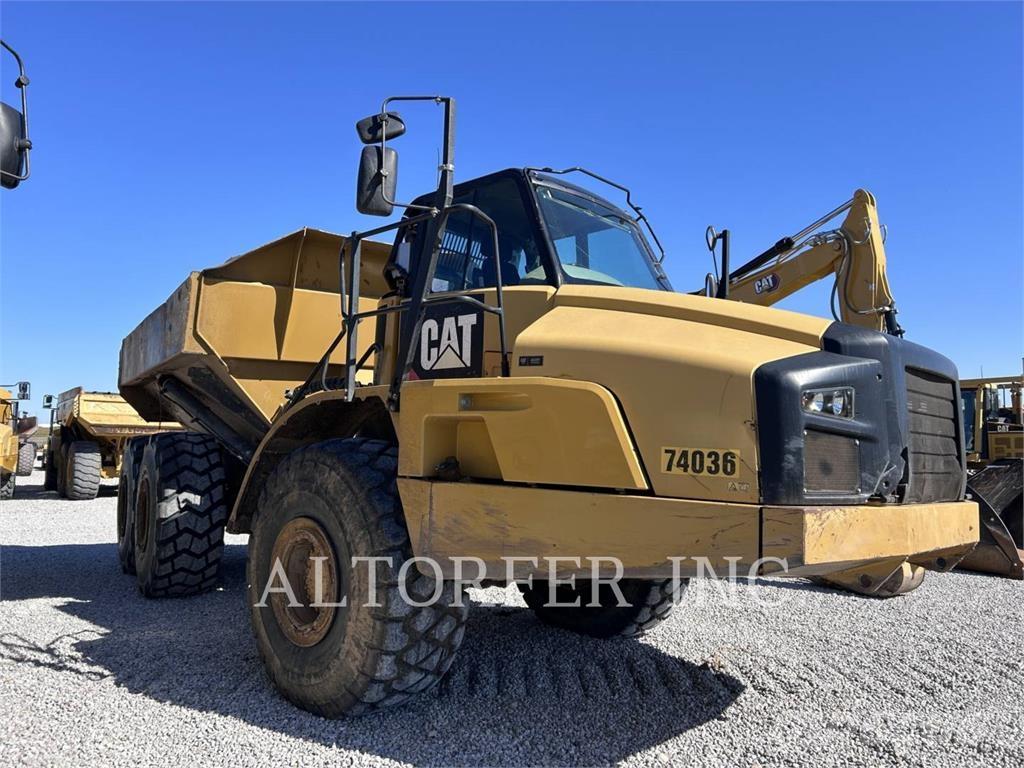 CAT 740B Tombereau articulé