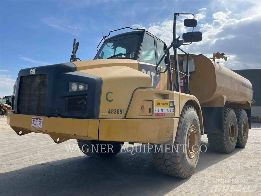 CAT 740B WT Camion citerne à eau